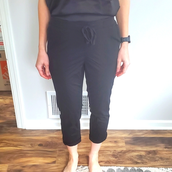 STYLE & CO BLACK PULL ON CUFFED UTILITY PANTS WITH DRAWSTRING SIZE 6 - Picture 1 of 12